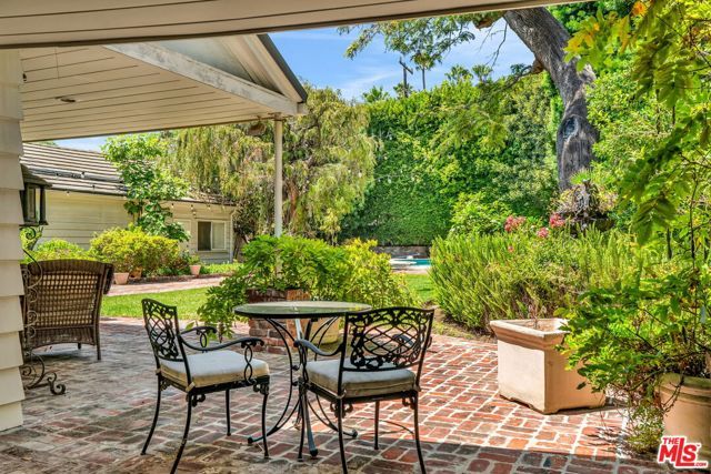 701 N Sierra Drive, Beverly Hills, CA 90210
