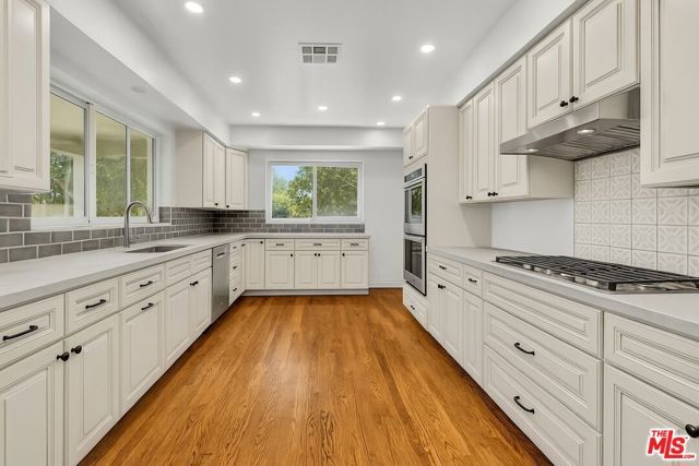 701 N Sierra Drive, Beverly Hills, CA 90210