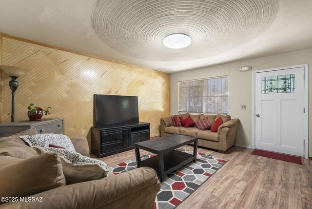 490 E Plaza Karina, Nogales, AZ 85621