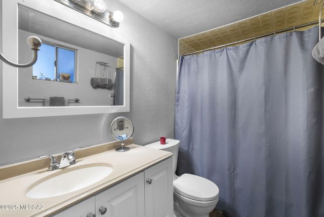 490 E Plaza Karina, Nogales, AZ 85621