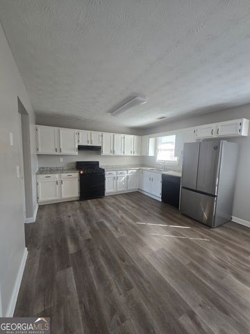 25 Georgia Avenue, Hampton, GA 30228