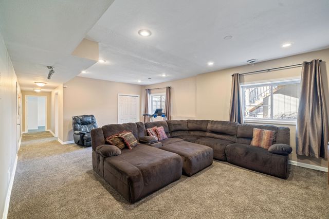 380 NE Cardinal Lane, Waukee, IA 50263