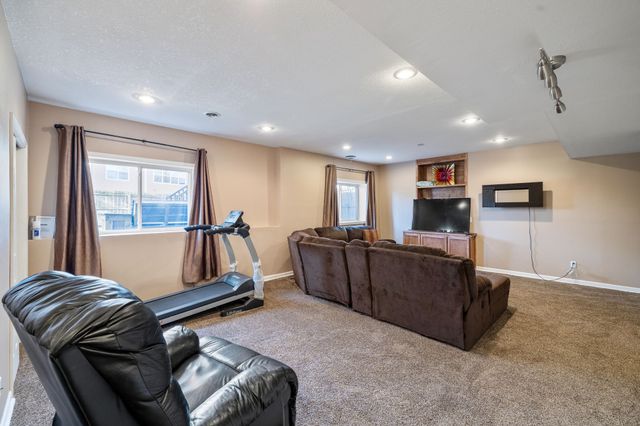 380 NE Cardinal Lane, Waukee, IA 50263