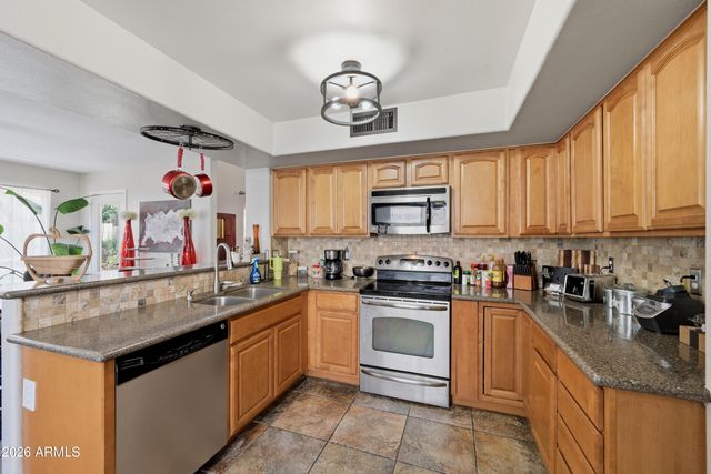 1330 E ANGELA Drive, Phoenix, AZ 85022