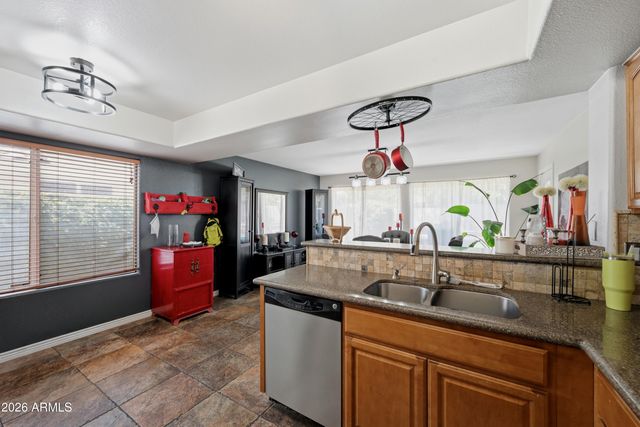 1330 E ANGELA Drive, Phoenix, AZ 85022
