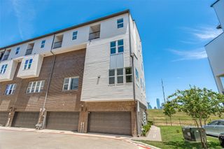 381 E Greenbriar Lane 1501, Dallas, TX 75203