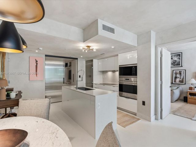 9521 E Bay Harbor Dr 705, Bay Harbor Islands, FL 33154