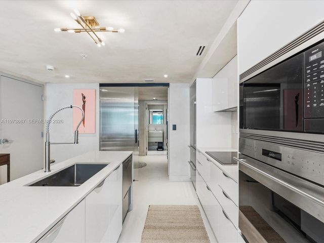 9521 E Bay Harbor Dr 705, Bay Harbor Islands, FL 33154