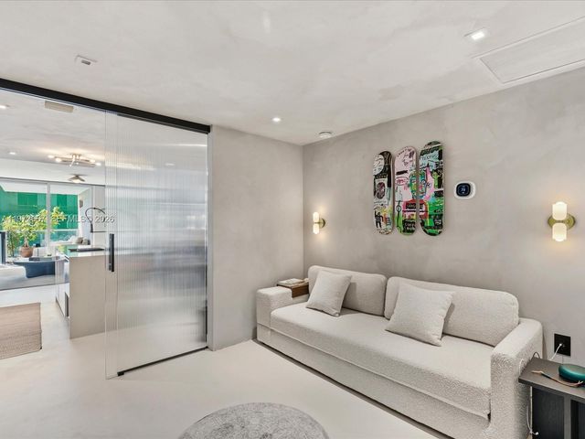 9521 E Bay Harbor Dr 705, Bay Harbor Islands, FL 33154