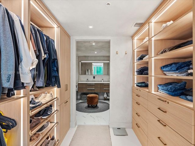 9521 E Bay Harbor Dr 705, Bay Harbor Islands, FL 33154