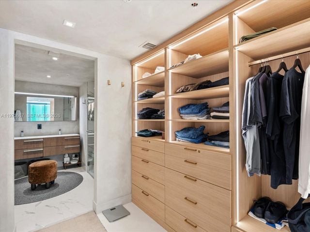 9521 E Bay Harbor Dr 705, Bay Harbor Islands, FL 33154