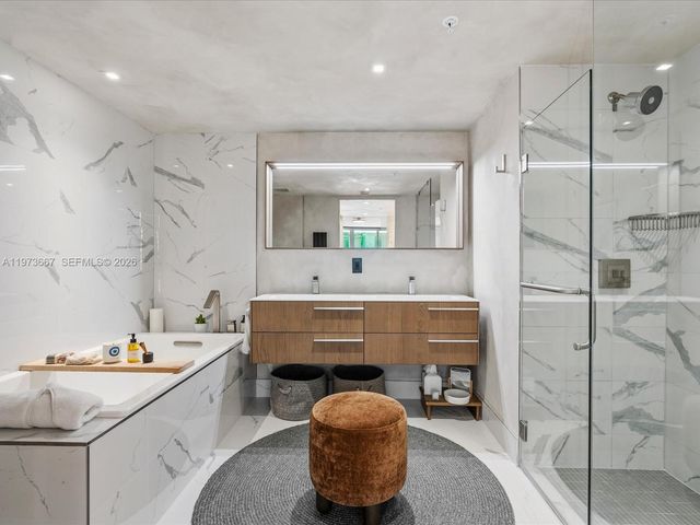 9521 E Bay Harbor Dr 705, Bay Harbor Islands, FL 33154