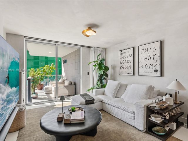 9521 E Bay Harbor Dr 705, Bay Harbor Islands, FL 33154