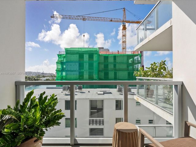 9521 E Bay Harbor Dr 705, Bay Harbor Islands, FL 33154