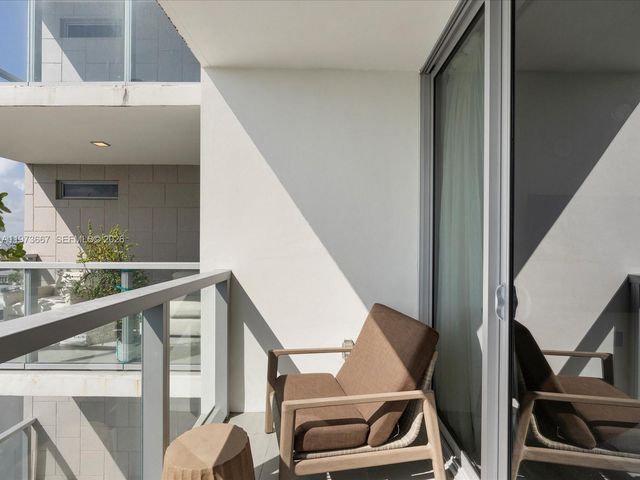 9521 E Bay Harbor Dr 705, Bay Harbor Islands, FL 33154