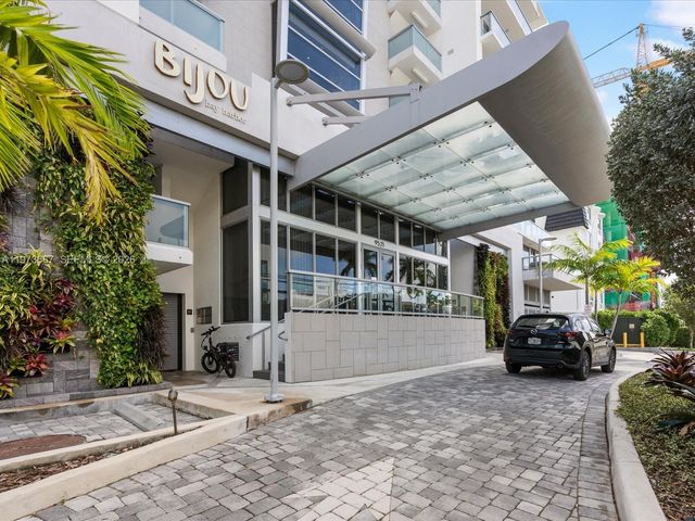 9521 E Bay Harbor Dr 705, Bay Harbor Islands, FL 33154