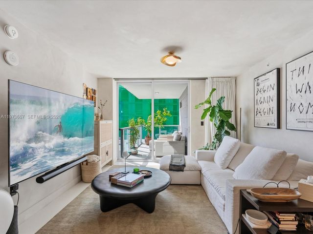 9521 E Bay Harbor Dr 705, Bay Harbor Islands, FL 33154