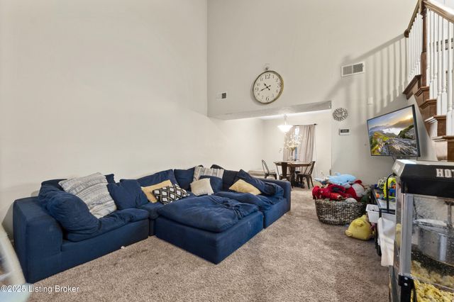 6012 Grandel Pointe Ct, Louisville, KY 40258