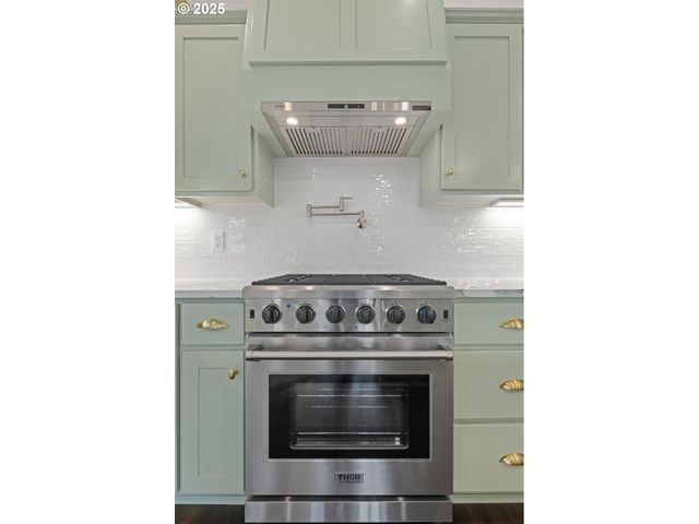 1240 Lighthouse Ln, Brookings, OR 97415