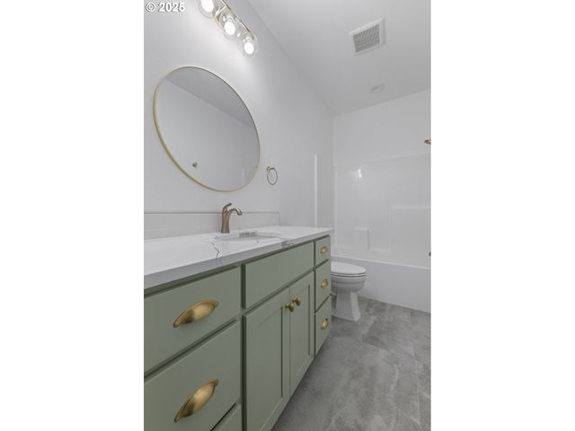 1240 Lighthouse Ln, Brookings, OR 97415