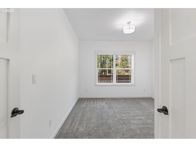 1240 Lighthouse Ln, Brookings, OR 97415