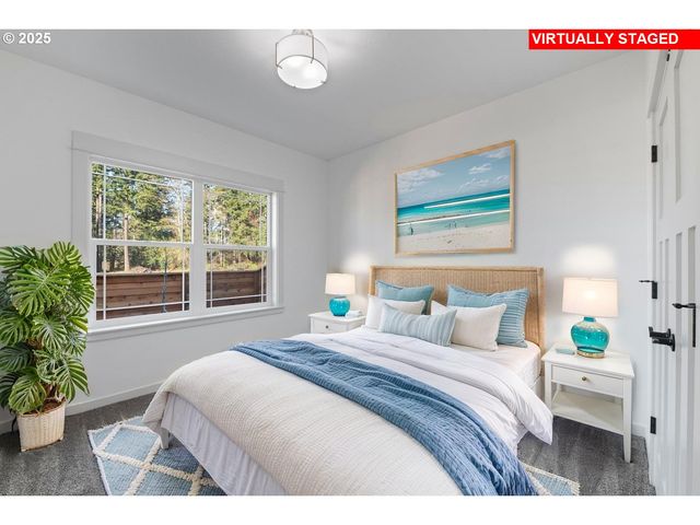 1240 Lighthouse Ln, Brookings, OR 97415