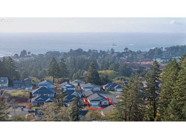1240 Lighthouse Ln, Brookings, OR 97415