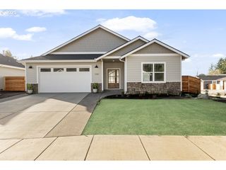 1240 Lighthouse Ln, Brookings, OR 97415
