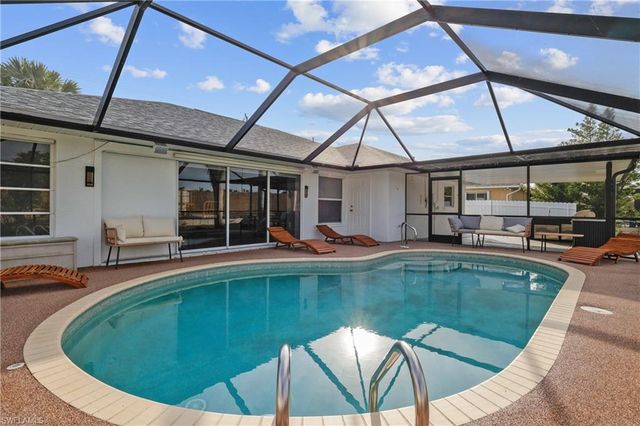 2423 Everest PKWY, Cape Coral, FL 33904