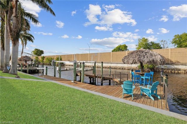 2423 Everest PKWY, Cape Coral, FL 33904