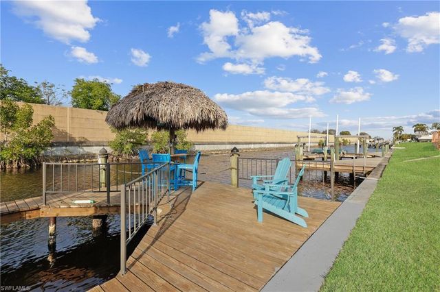 2423 Everest PKWY, Cape Coral, FL 33904