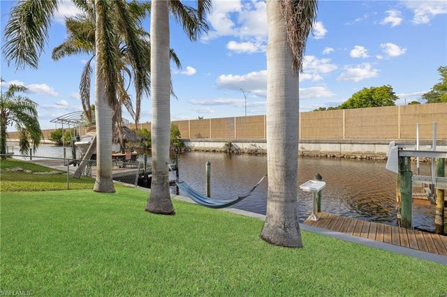 2423 Everest PKWY, Cape Coral, FL 33904