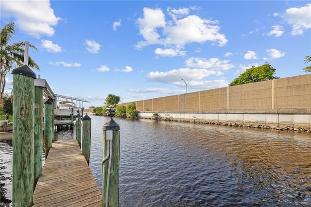 2423 Everest PKWY, Cape Coral, FL 33904