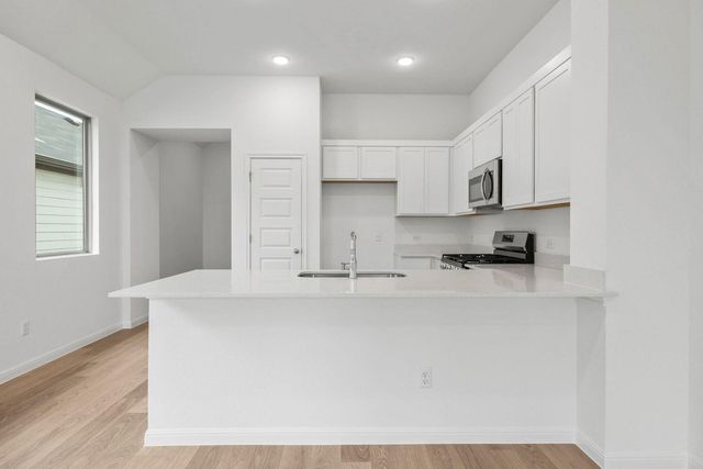 214 Hornet ST, Elgin, TX 78621