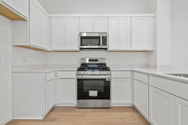 214 Hornet ST, Elgin, TX 78621
