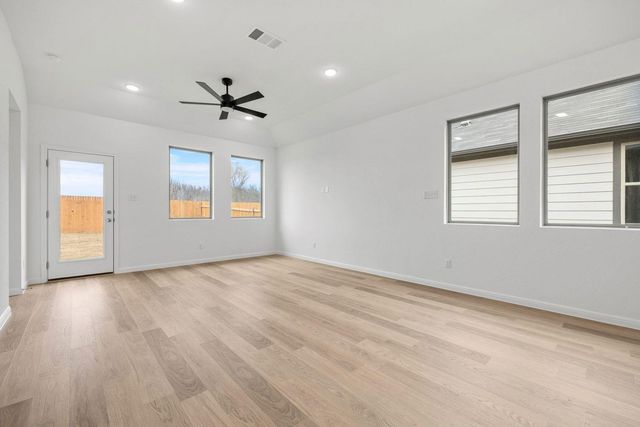 214 Hornet ST, Elgin, TX 78621