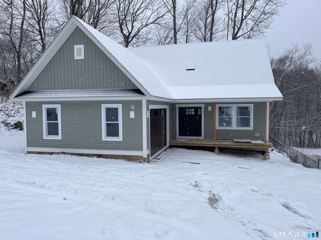 24 West Lakeview Road, Plymouth, CT 06782