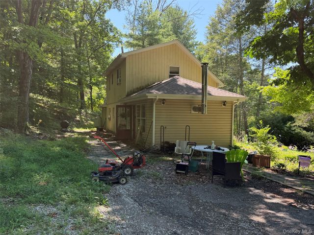 34 Upper Hillman Road, Warwick, NY 10990