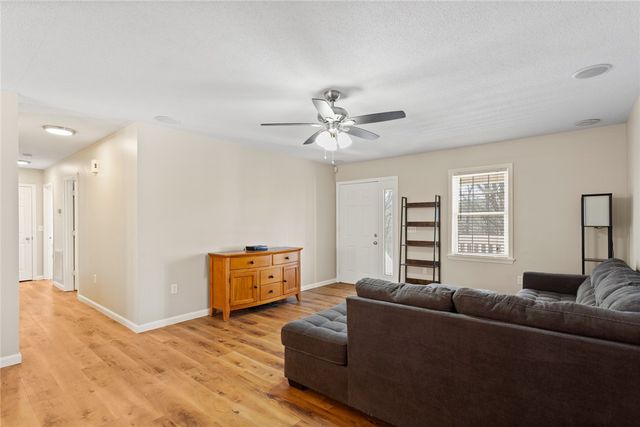 324 Fox Run Road, Walhalla, SC 29691