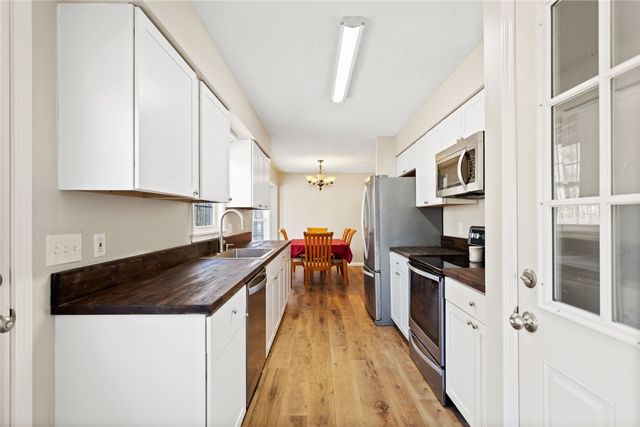 324 Fox Run Road, Walhalla, SC 29691