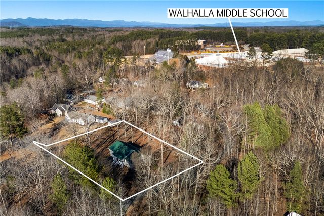 324 Fox Run Road, Walhalla, SC 29691