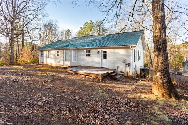 324 Fox Run Road, Walhalla, SC 29691