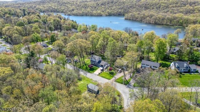 70 Cedar Tree Dr, Vernon Twp., NJ 07422