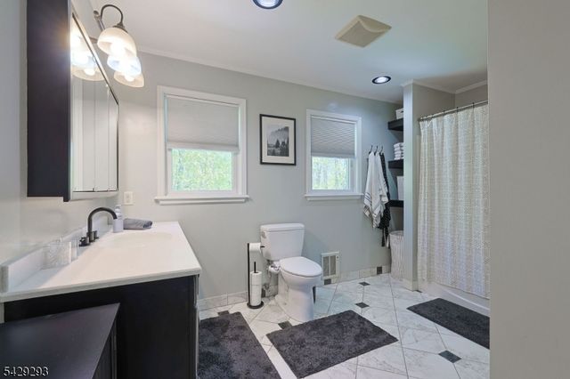 70 Cedar Tree Dr, Vernon Twp., NJ 07422