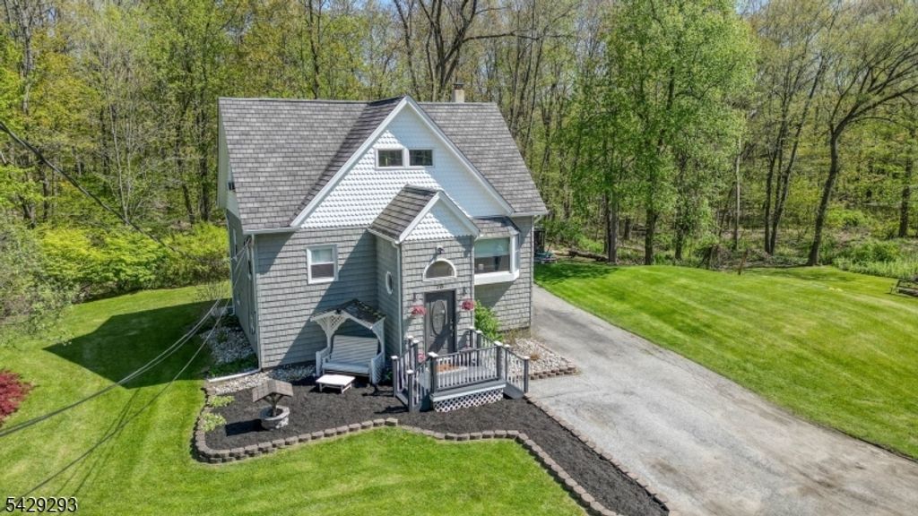 70 Cedar Tree Dr, Vernon Twp., NJ 07422