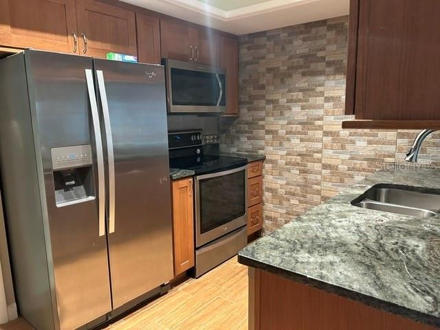 7102 W COUNTRY CLUB DRIVE N, Sarasota, FL 34243