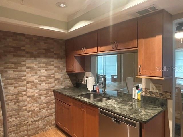7102 W COUNTRY CLUB DRIVE N, Sarasota, FL 34243
