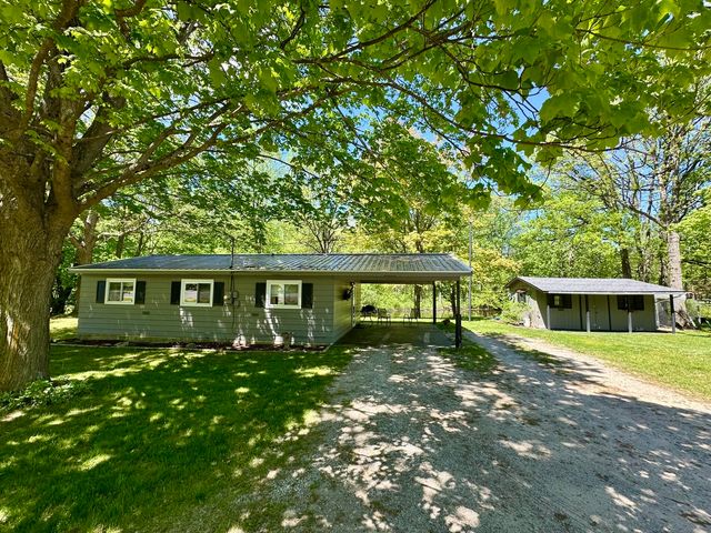 8942 E M-20, Hesperia, MI 49421