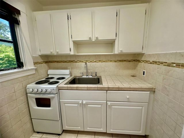 3712 Anderson Rd 3, Coral Gables, FL 33134