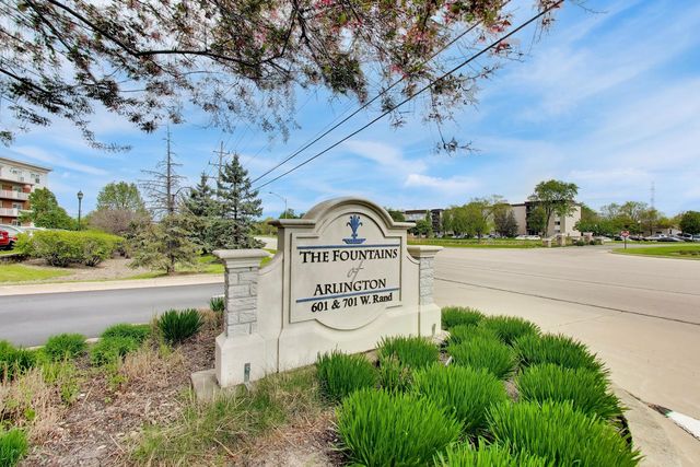 601 W Rand Road 201, Arlington Heights, IL 60004